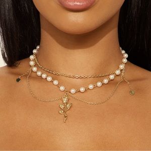 Rosas Y Besos Gold/Pearl Choker NEW 🏷️